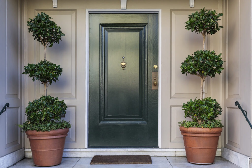 How to Choose the Front Door of a House?